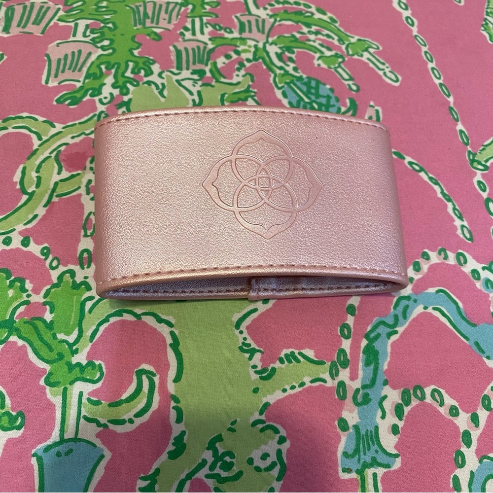 Limited Edition Kendra Scott pink rose gold embossed logo Coffee